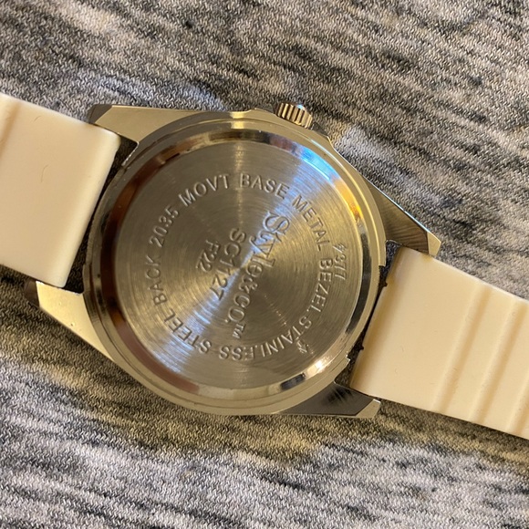 Stylish watch - Picture 3 of 4